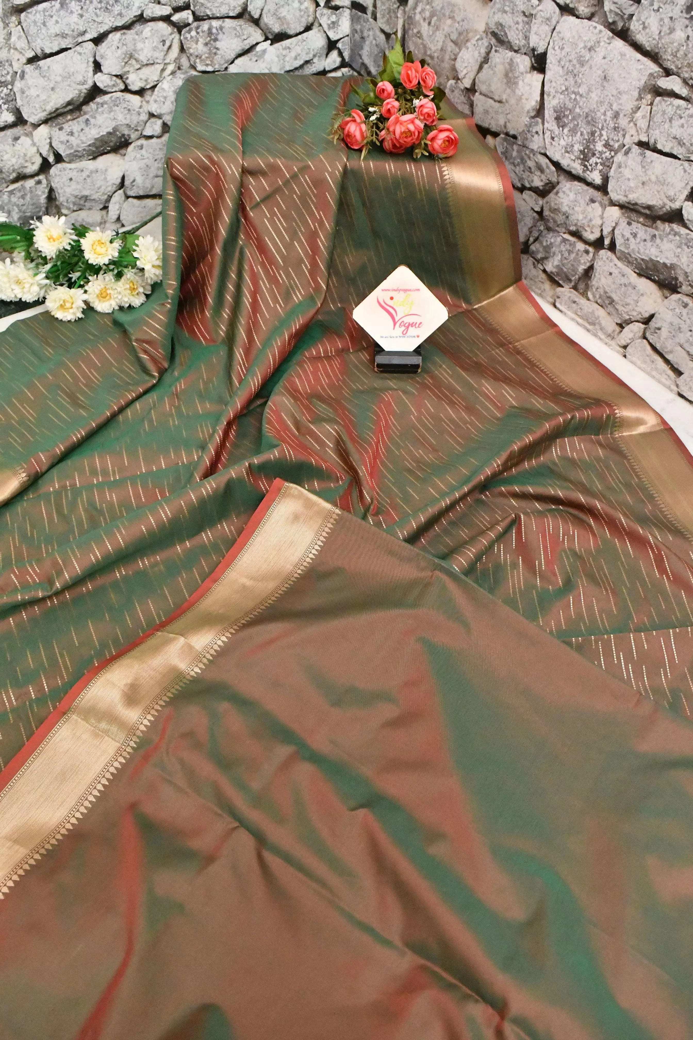 Dual Tone Maroon & Green Color Tanchoi Jamewar Saree