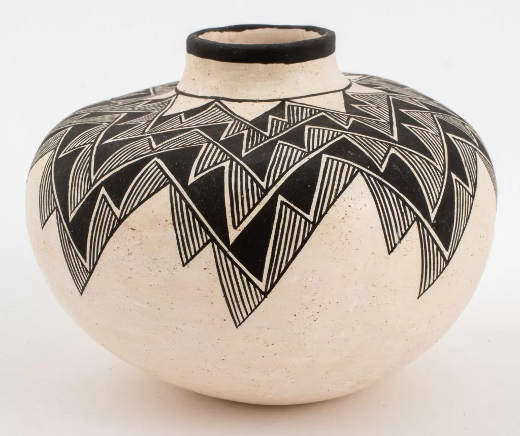 Grace Chino Acoma Pueblo Pottery Vase, 1987