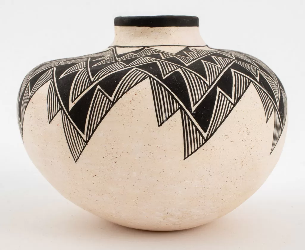 Grace Chino Acoma Pueblo Pottery Vase, 1987