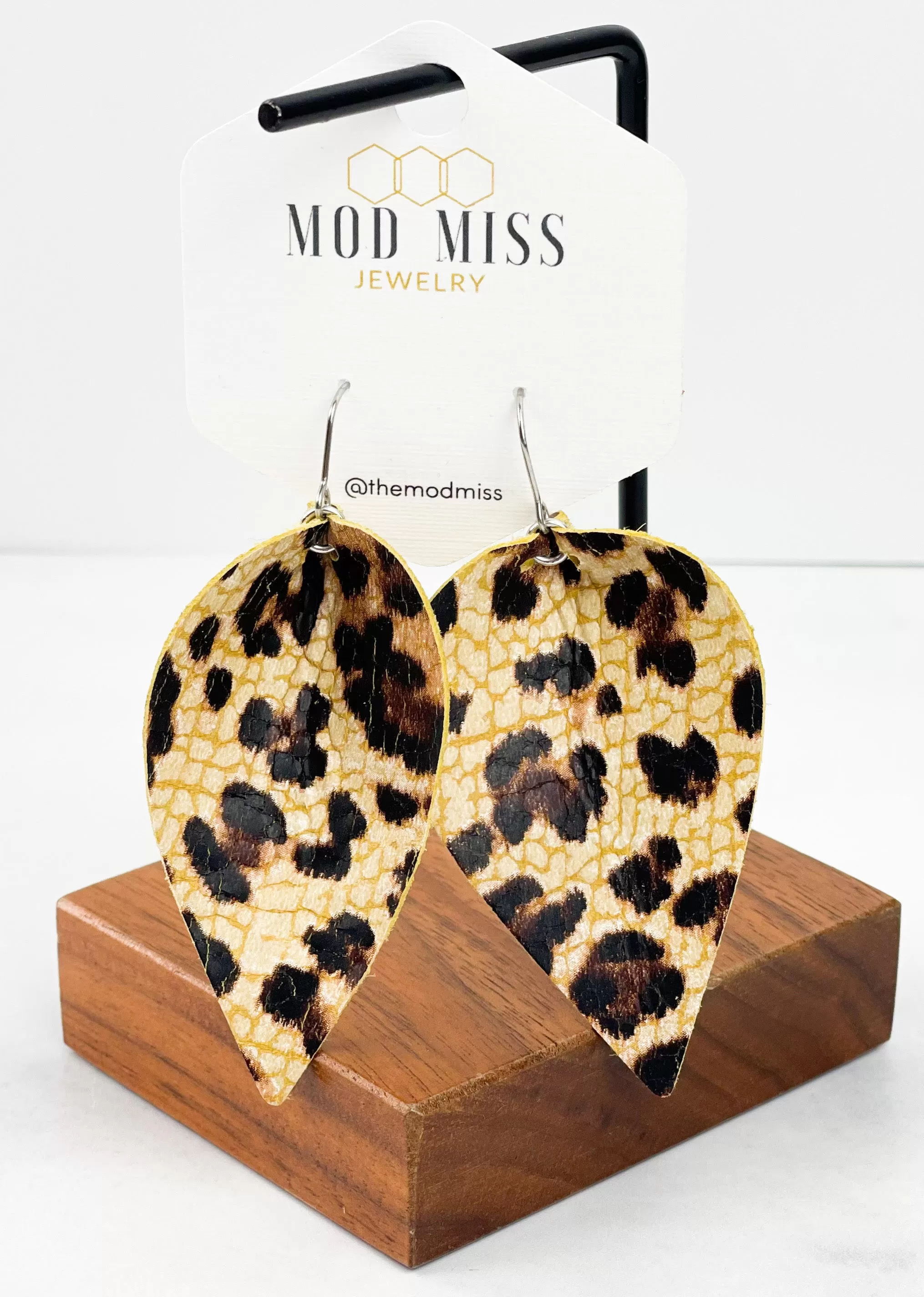 Leather Petal Earring Leopard Crackle