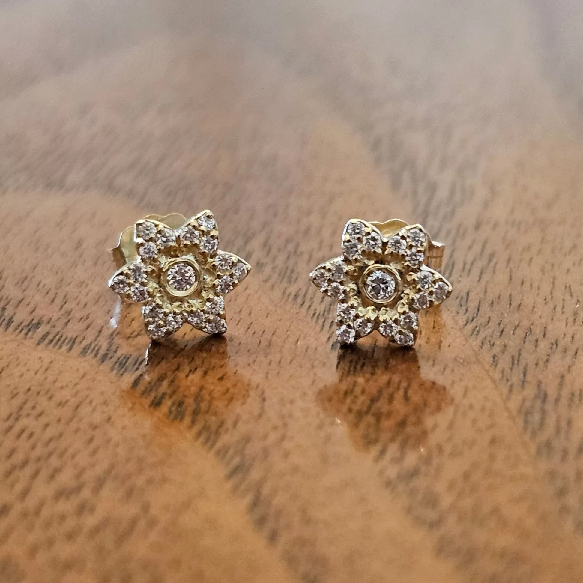 Serengeti Petal Studs